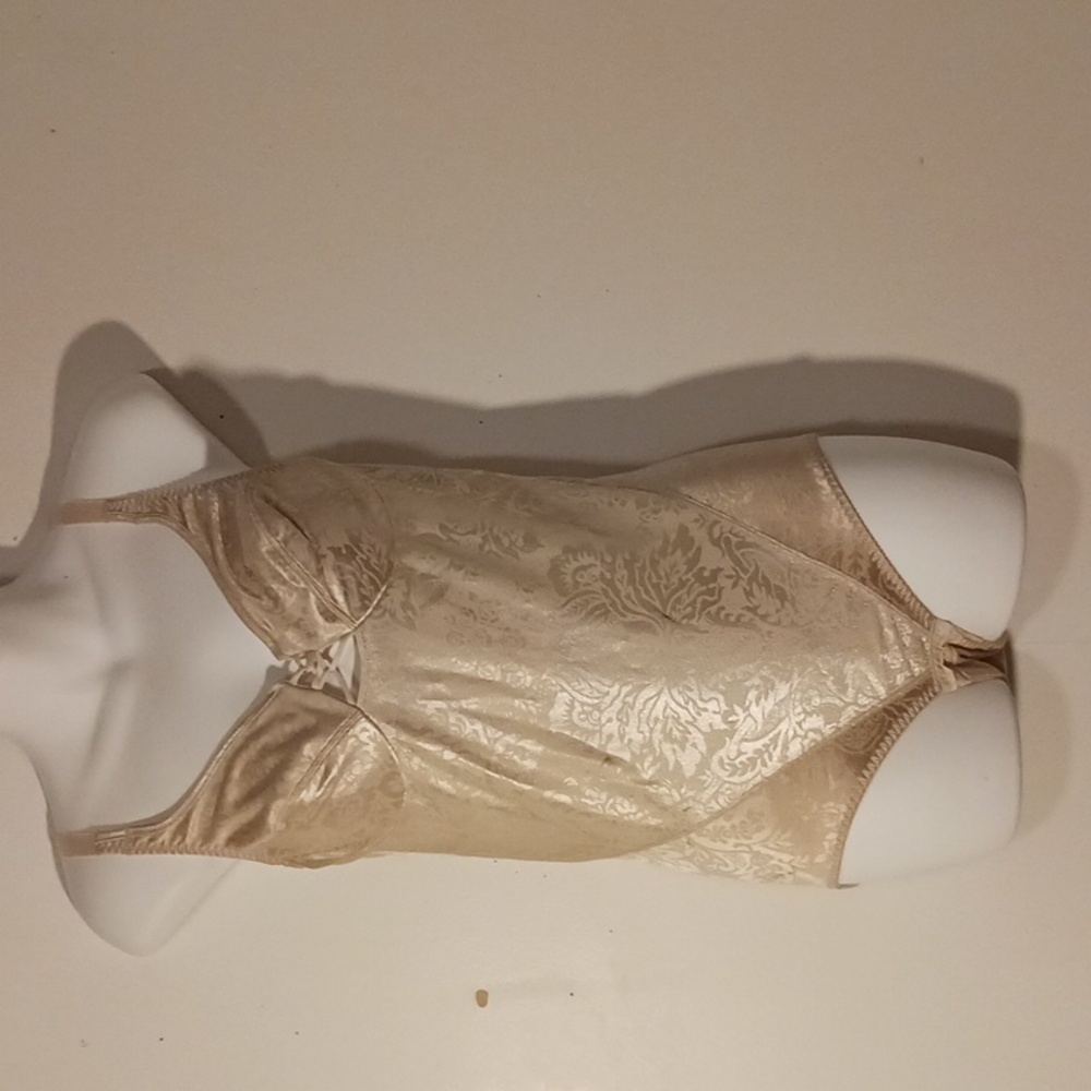 Body suit slimmer vanity fair 36C